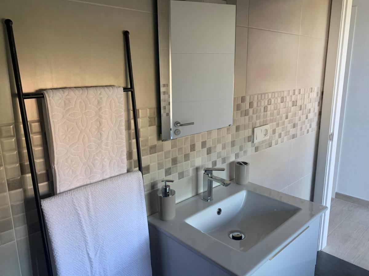 Ferienwohnung A Casa Vermella Con Jardin A 10 Minutos De Santiago De Compostela Ortono Exterior foto